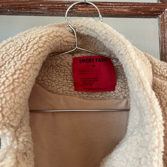 Emory Park Tan Teddy Bear Jacket - Picture 3 of 3